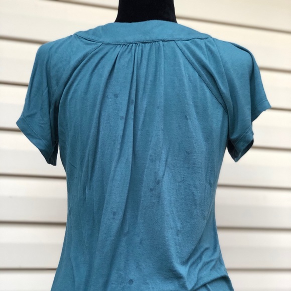 Ladies top with scoop neck “bling”. Sz M - Picture 2 of 3